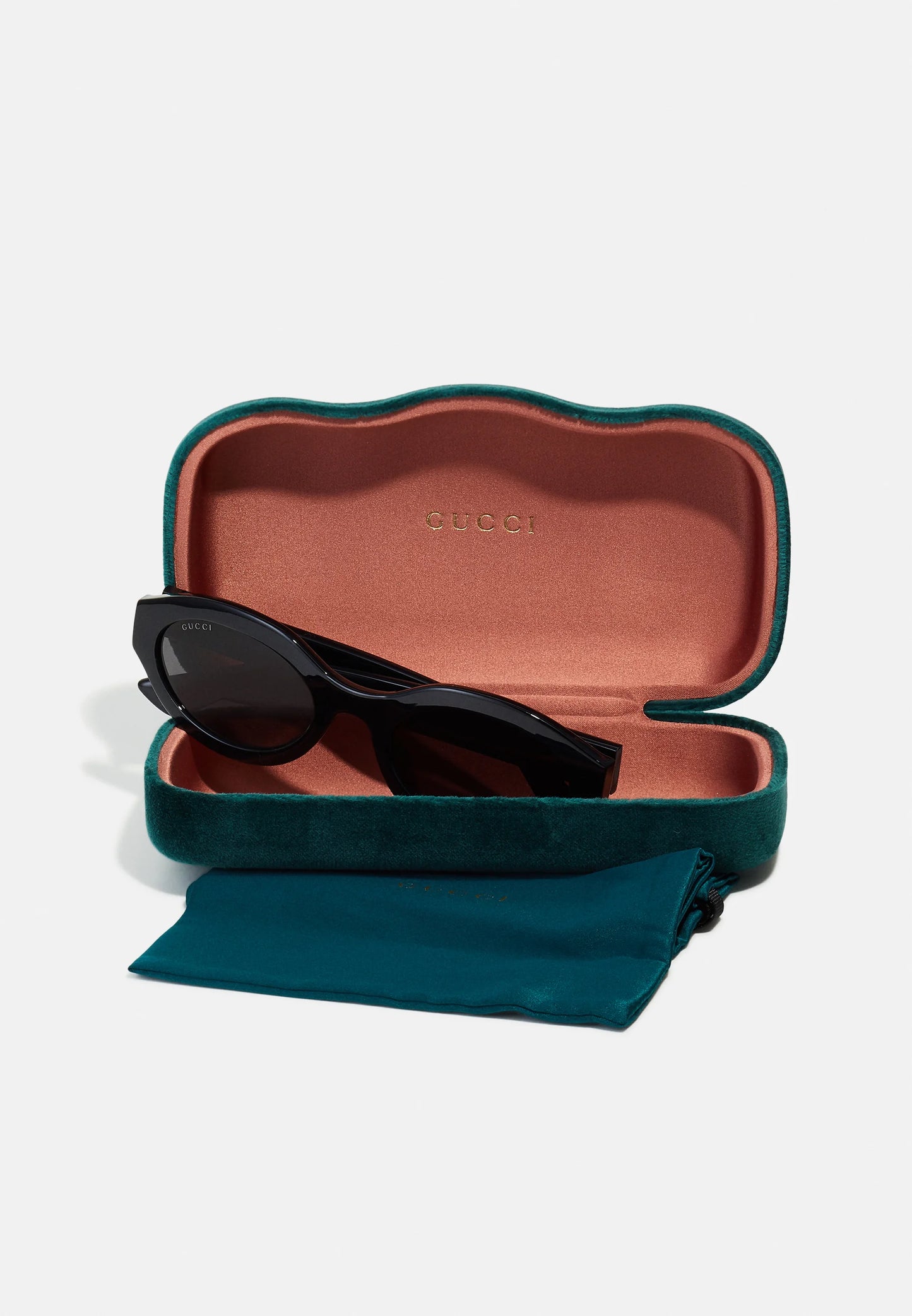 Gucci — Óculos de Sol Oval | Black/Grey | Proteção UV | Modelo 30014850-001