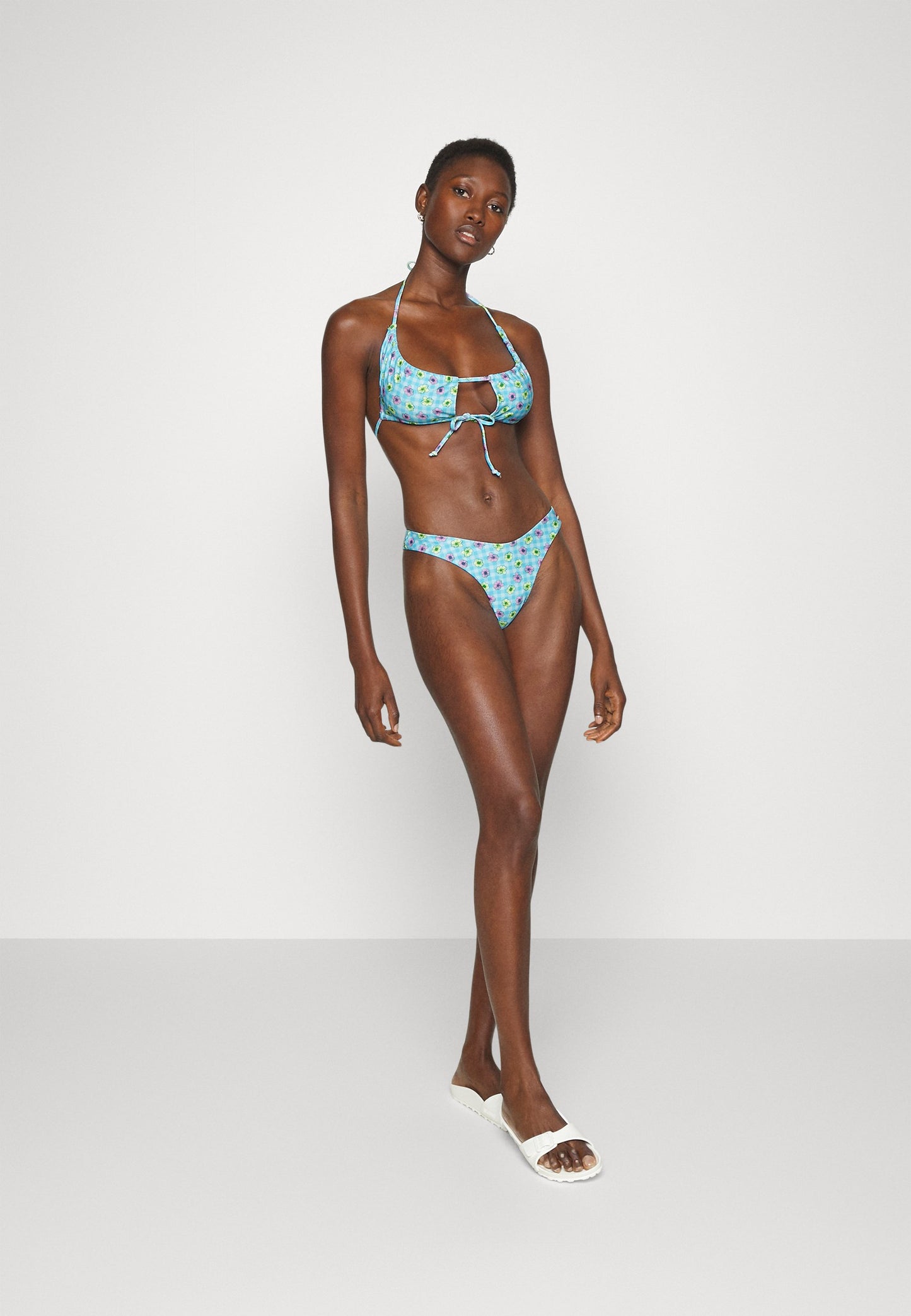 ONLY | ONLPETRA SET Biquíni Azul Floral | Sutiã Sem Aro Fecho Traseiro
