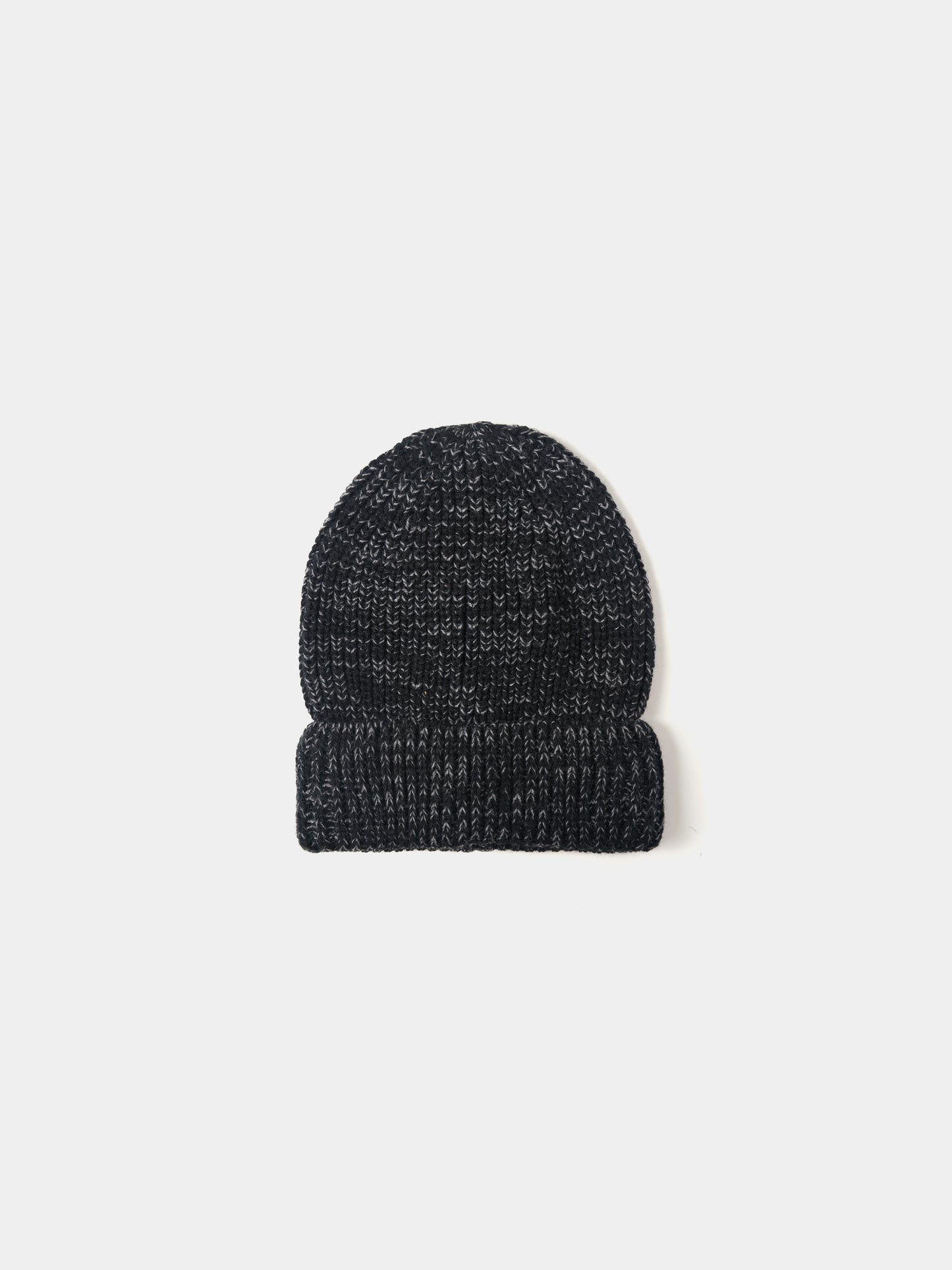 Gorro em Malha com Dobra na Base | Acessório de Inverno