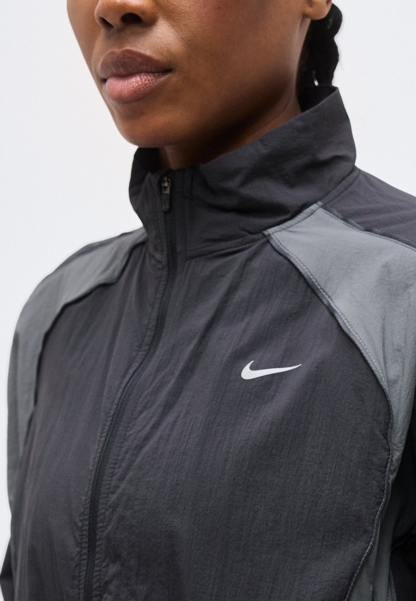 Nike Performance | SWIFT Corta-Vento Preto para Corrida