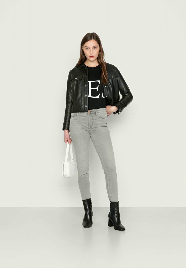 LOGO BODY — Camisola de Manga Comprida Guess | Jet Black