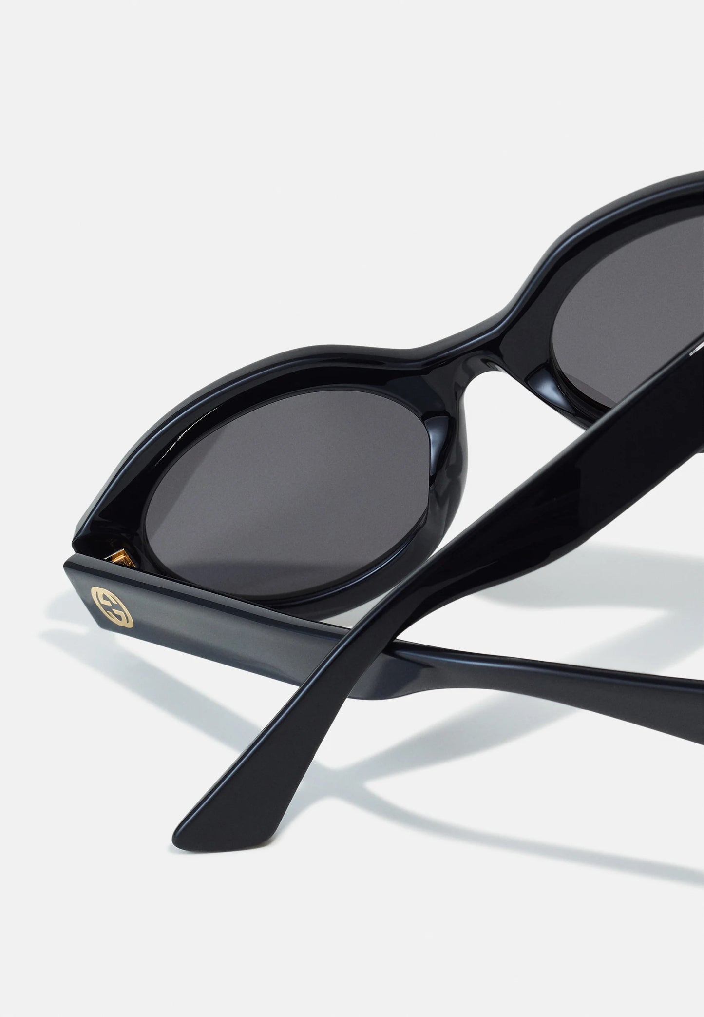 Gucci — Óculos de Sol Oval | Black/Grey | Proteção UV | Modelo 30014850-001