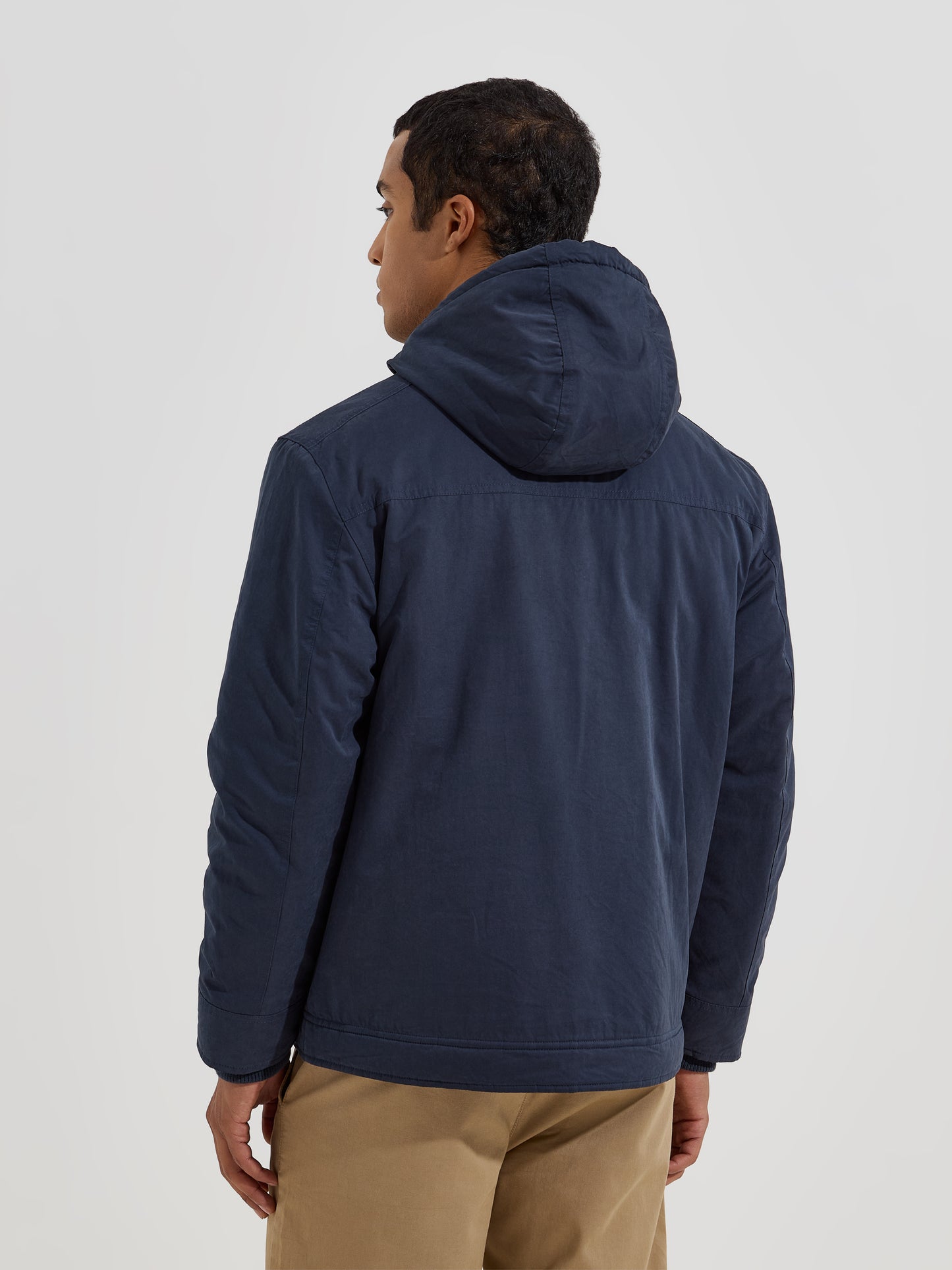 Parka com Carapuço Ajustável e Bolsos Frontais