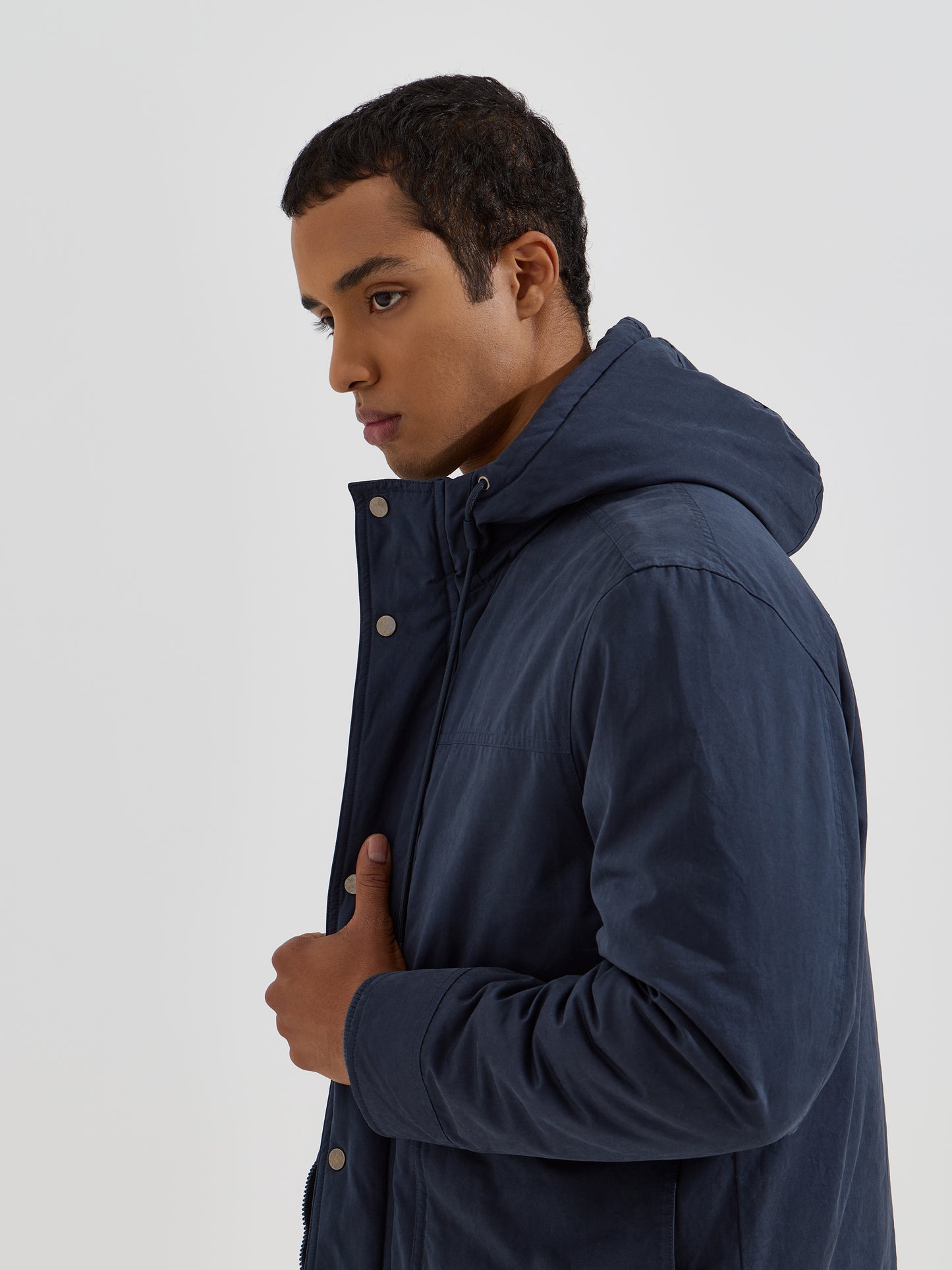 Parka com Carapuço Ajustável e Bolsos Frontais