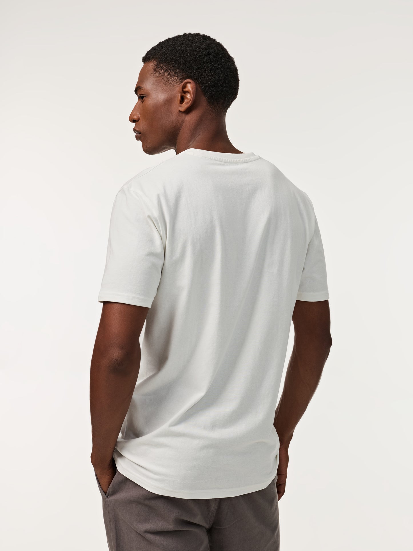 T-Shirt Básica de Manga Curta e Decote Redondo