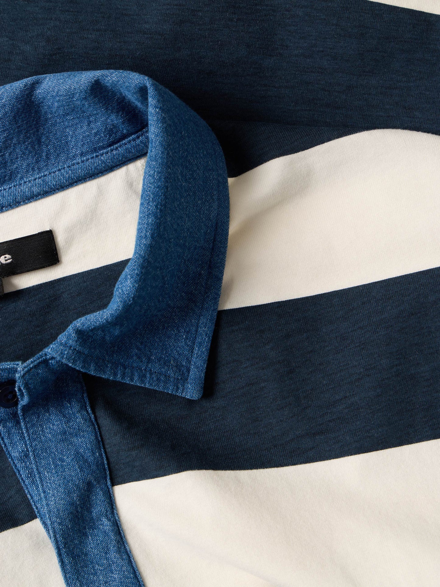 Polo de Manga Comprida às Riscas | Colarinho em Contraste e Botões — S a XXL