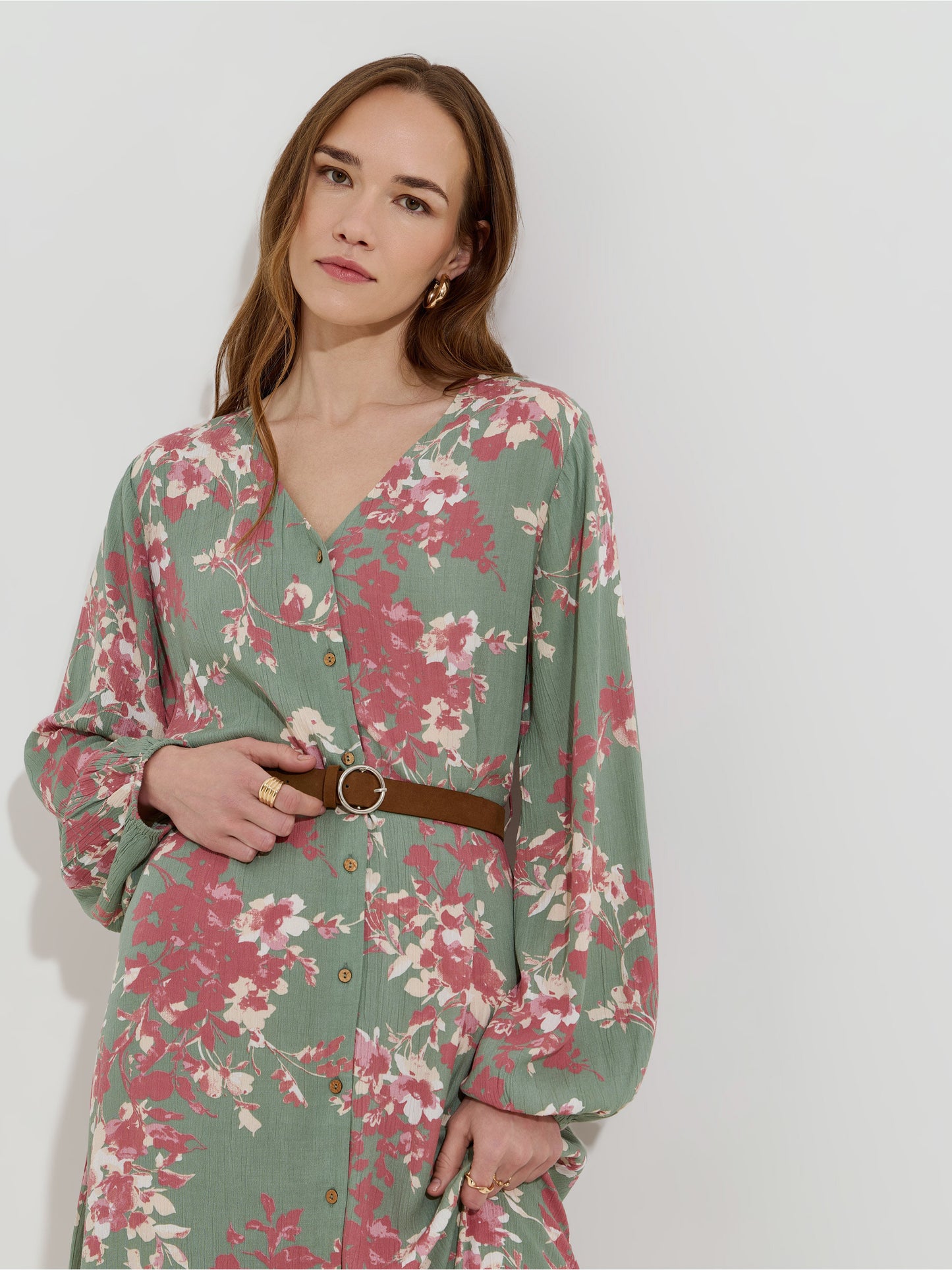 Vestido Midi Floral com Decote em V