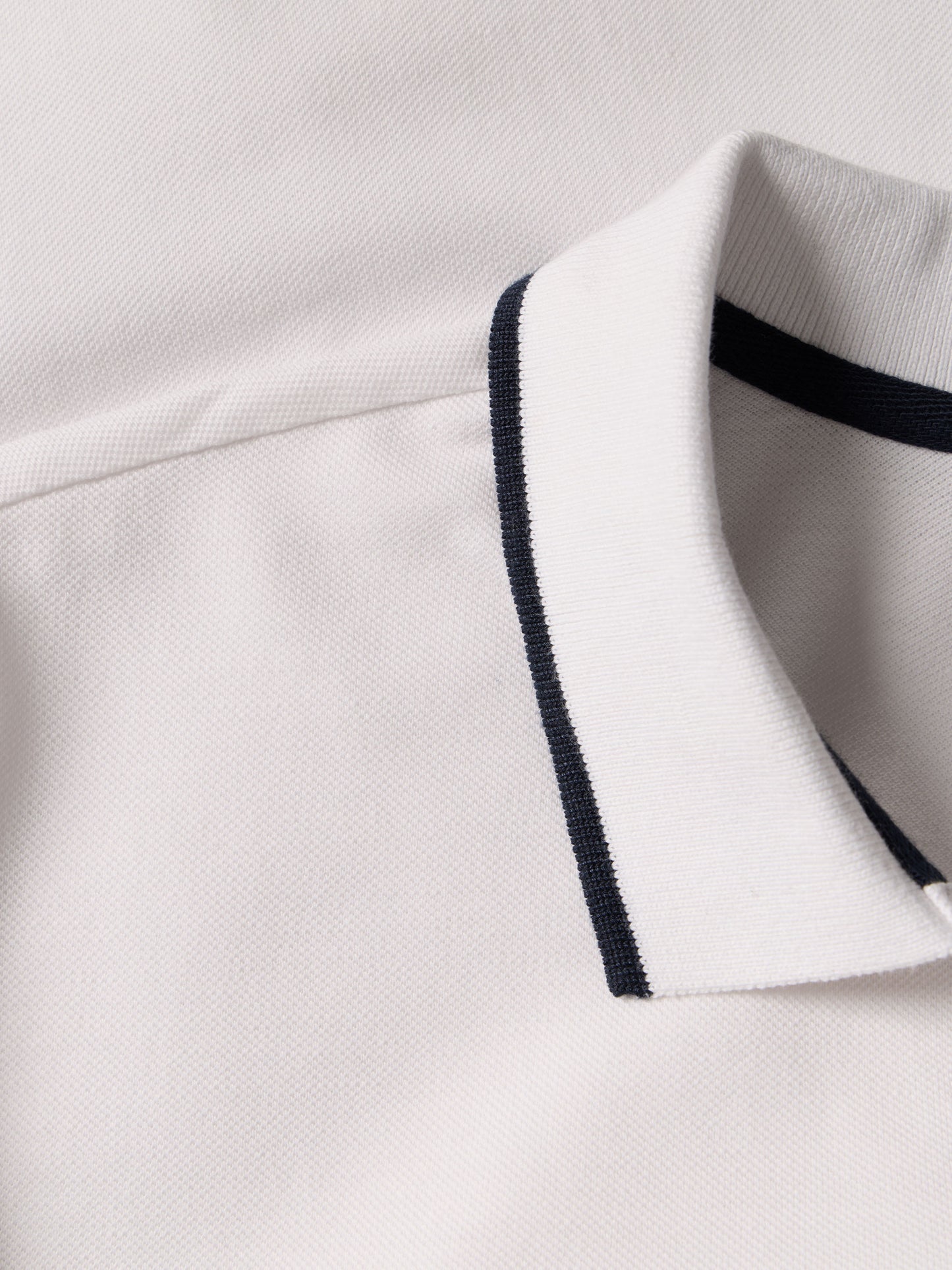 Polo 100% Algodão com Bolso no Peito | Detalhe em Contraste — Várias Cores