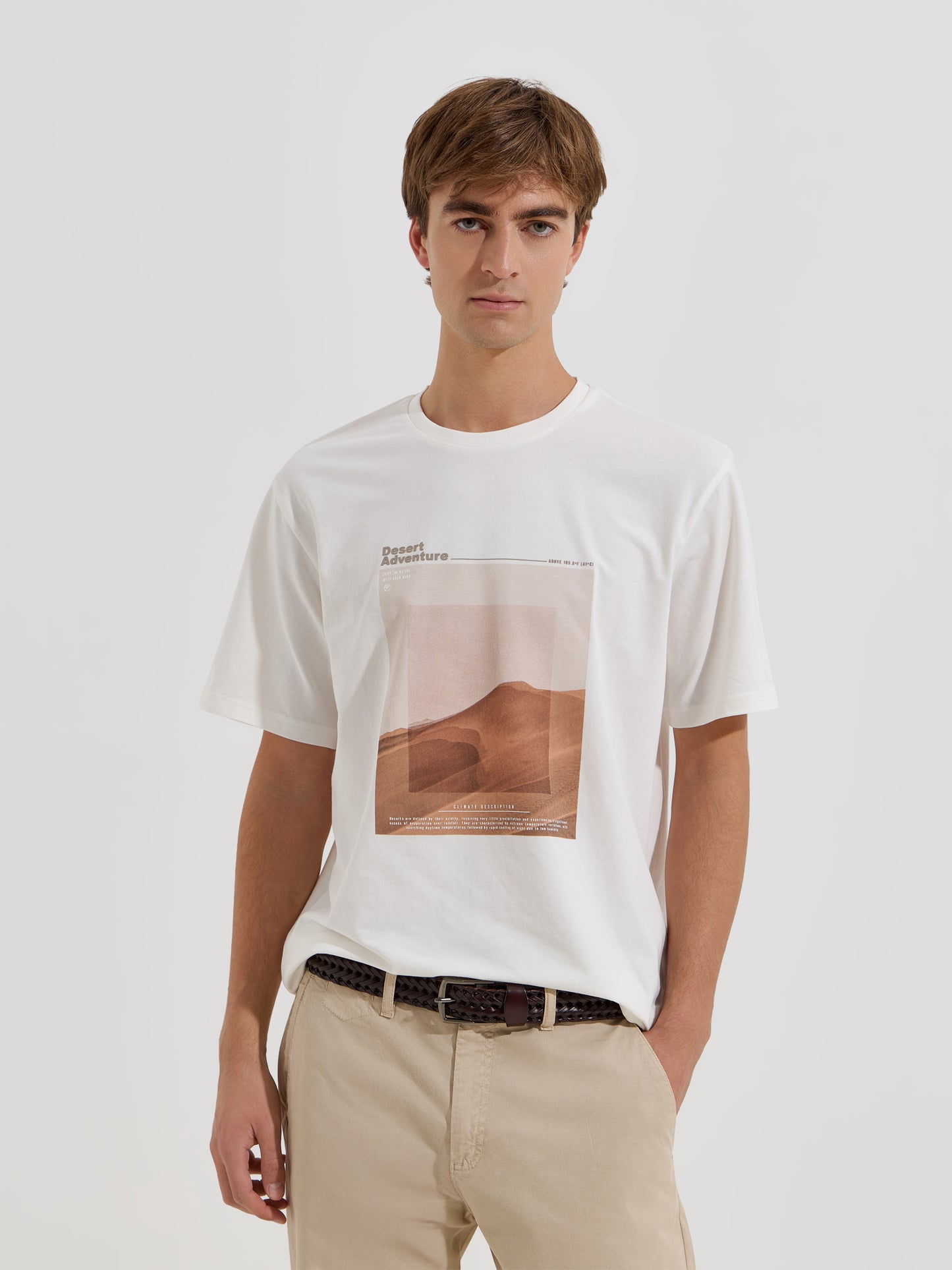 T-Shirt com Estampado Frontal