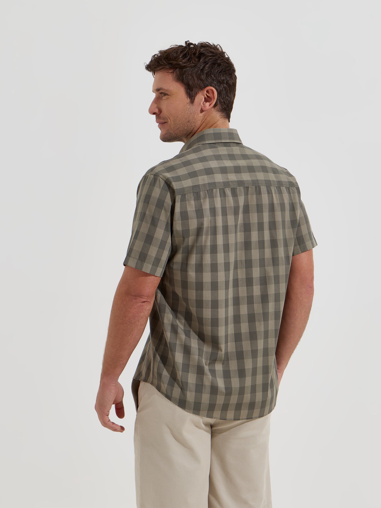 Camisa de Manga Curta aos Quadrados com Bolso no Peito — S a XXL
