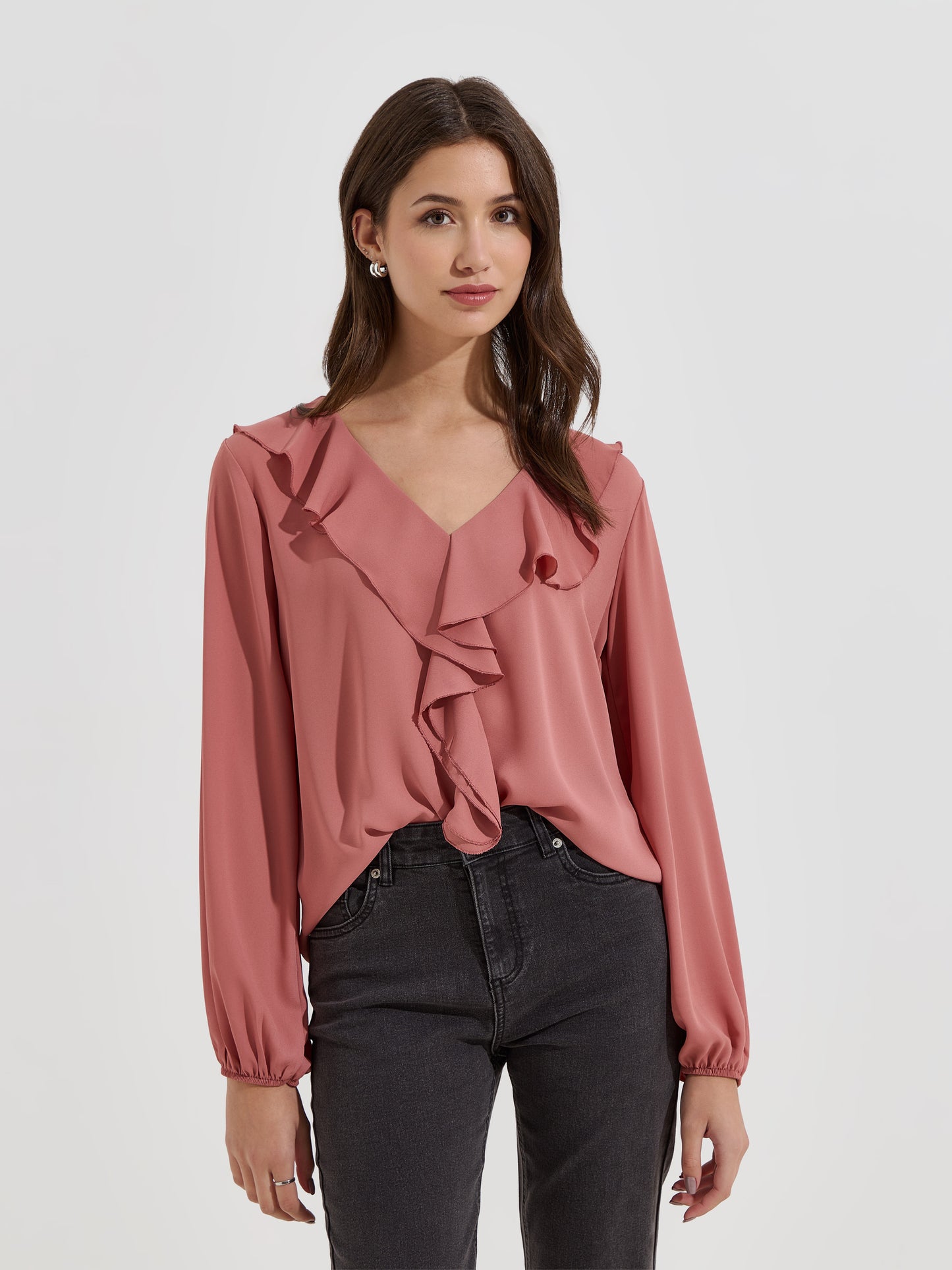 Blusa Fluída Decote em V com Folho e Manga Comprida