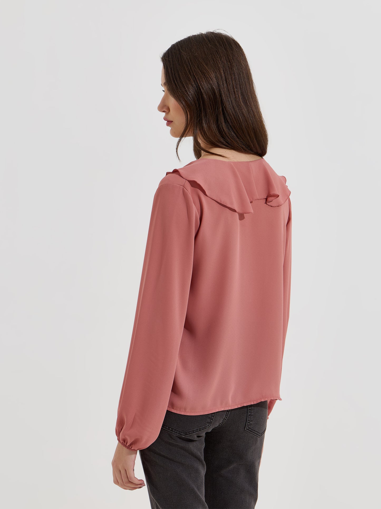 Blusa Fluída Decote em V com Folho e Manga Comprida