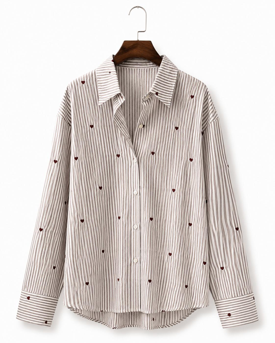 Camisa Feminina Listrada com Lapela e Botões
