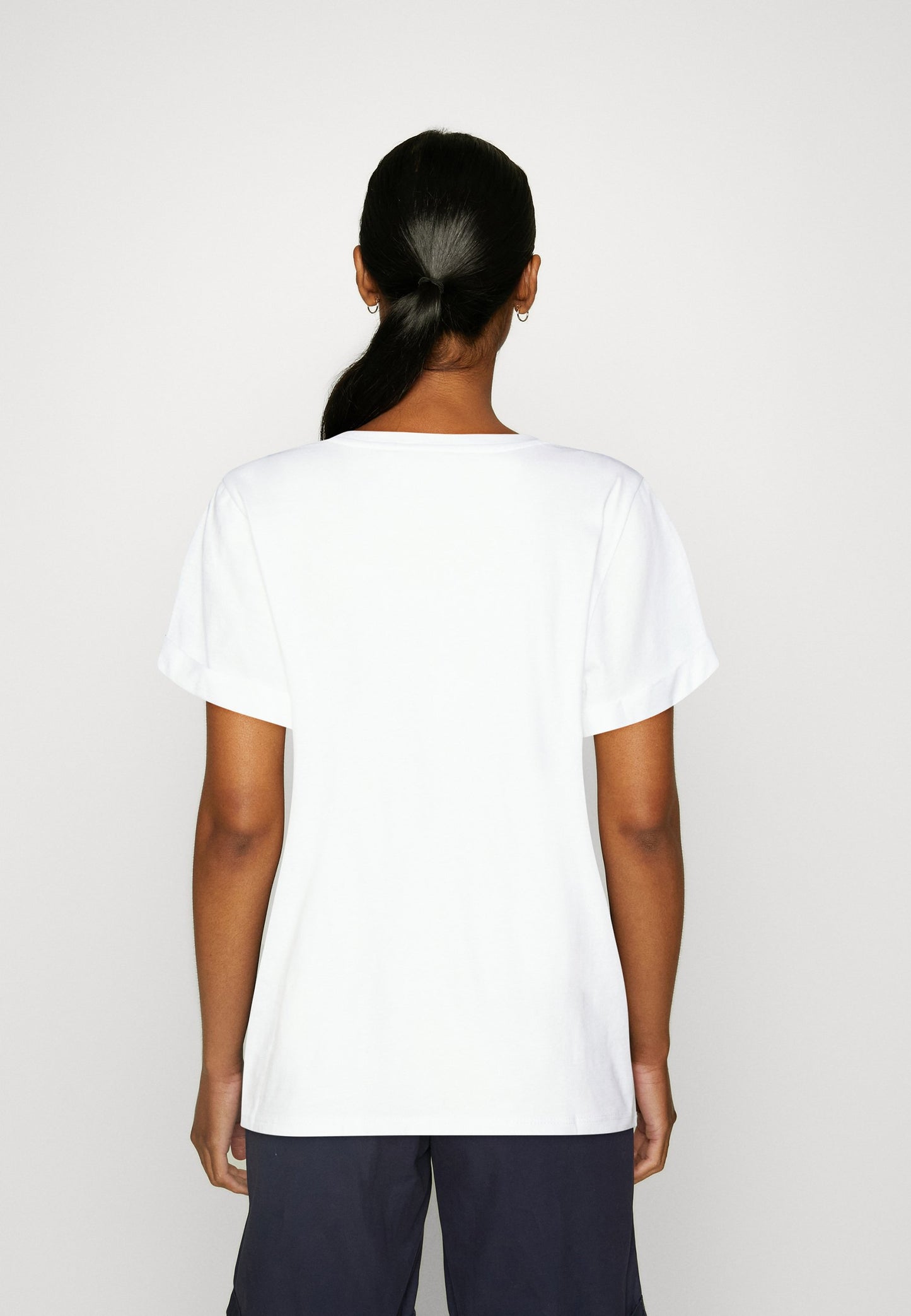 ROLL CUFF — T-Shirt Estampada Guess | Pure White