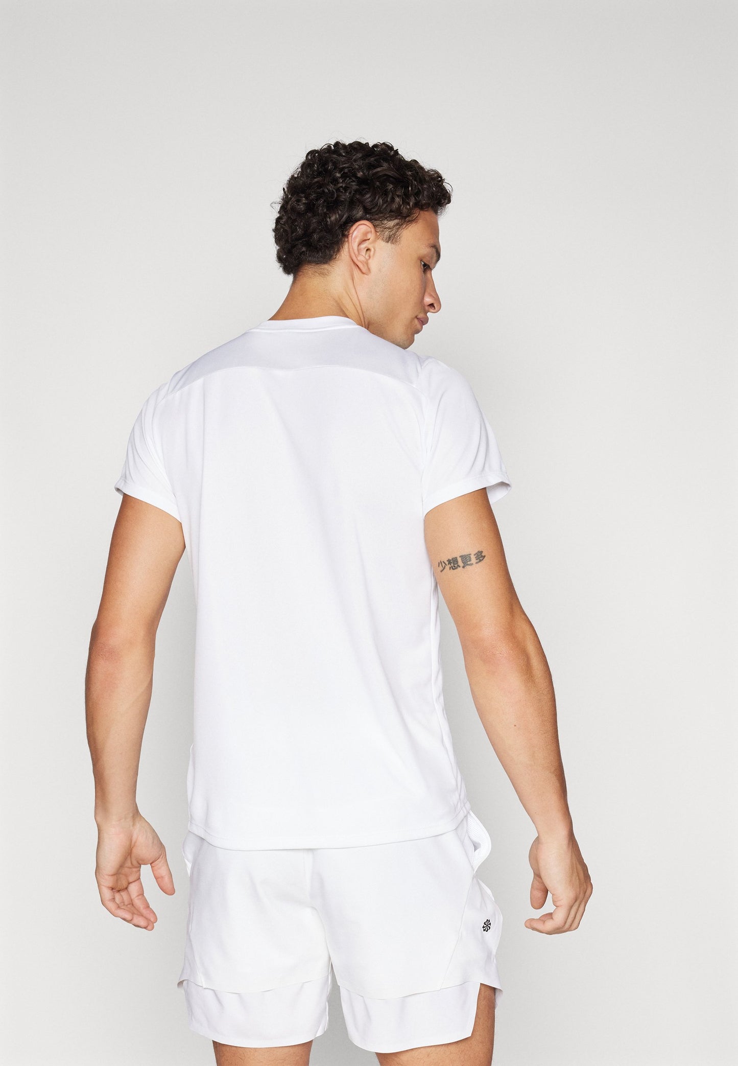 Nike Performance — M NKCT DRY VICTORY TOP | T-shirt Desportiva de Ténis Branca