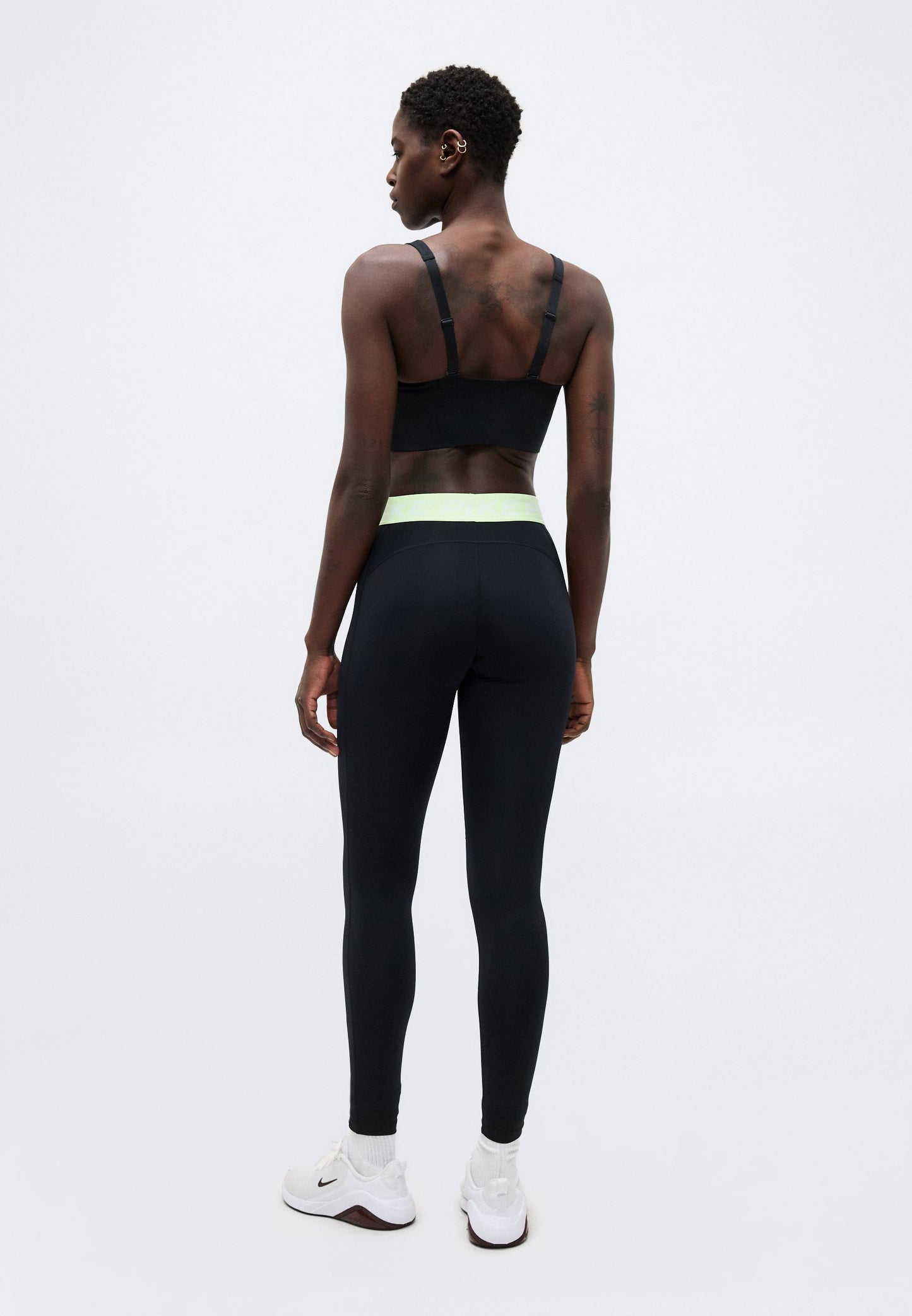Nike Performance | 365 TIGHT Leggings Pretas Dri-FIT | Treino e Fitness