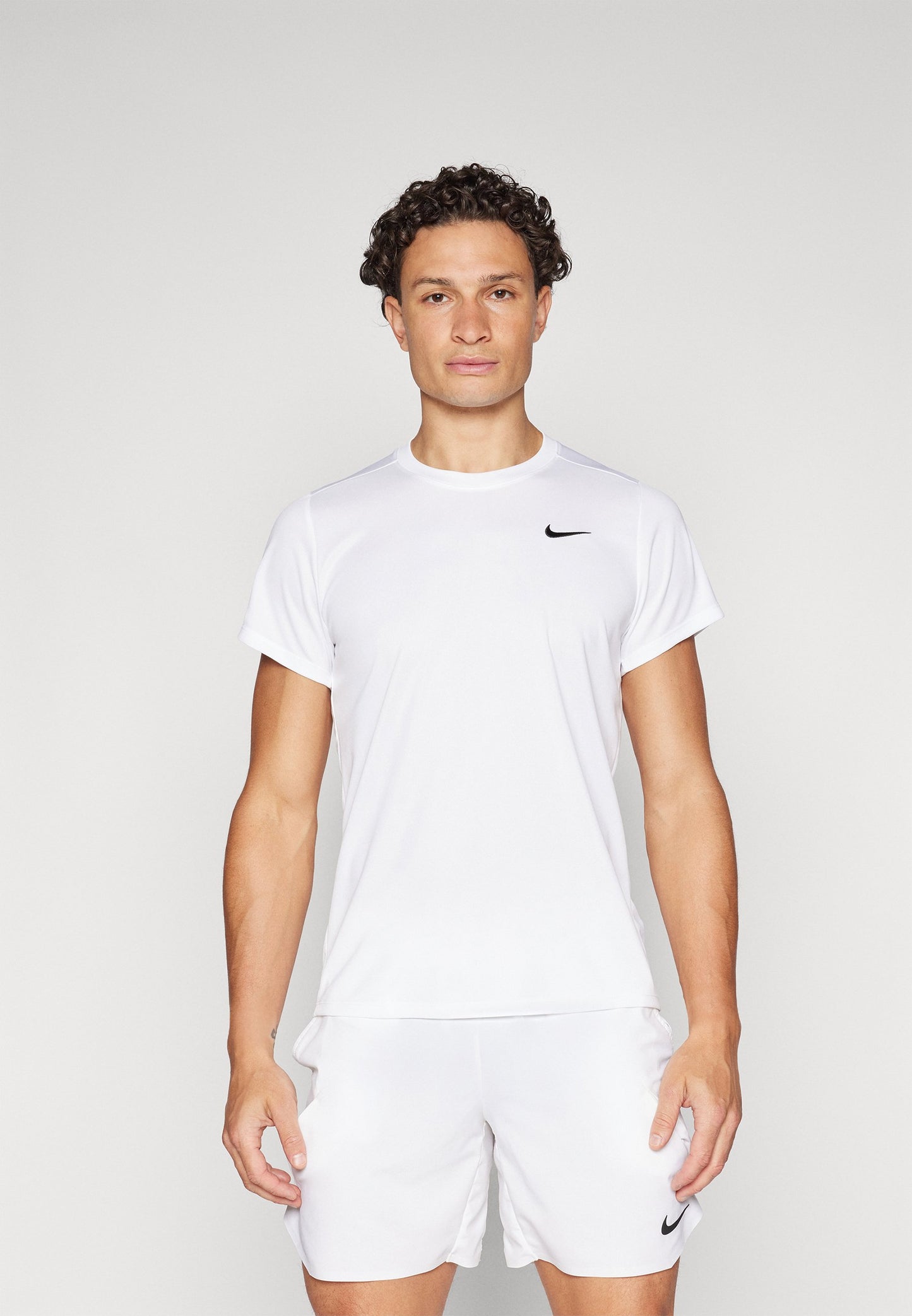 Nike Performance — M NKCT DRY VICTORY TOP | T-shirt Desportiva de Ténis Branca