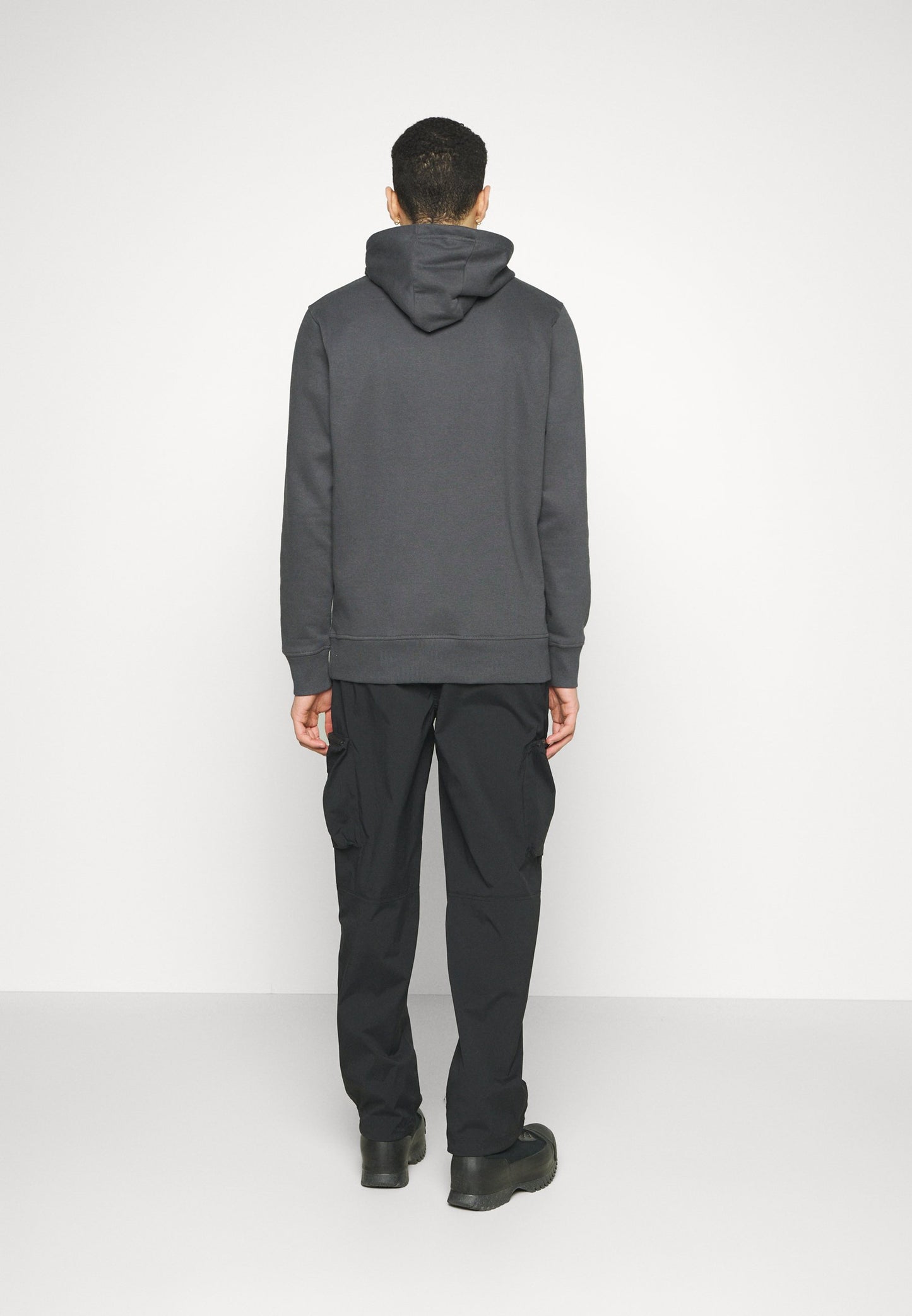 Ellesse | SQUADRON Calças Cargo Pretas | Poliamida Levemente Acolchoada